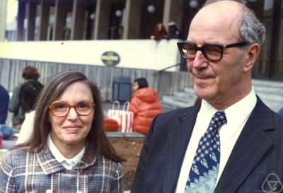 Yvonne Choquet-Bruhat y Gustave Choquet, 1974