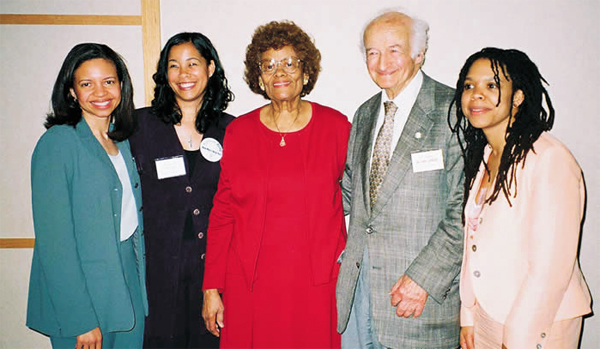 Granville junto a 3 PhDs afroamericanas. 2005