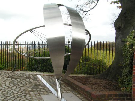 Steel_sculpture_on_the_Prime_Meridian,_Greenwich_-_geograph.org.uk_-_771282